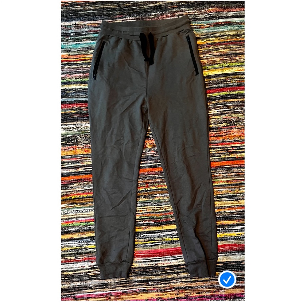 Gray high rise joggers size:M